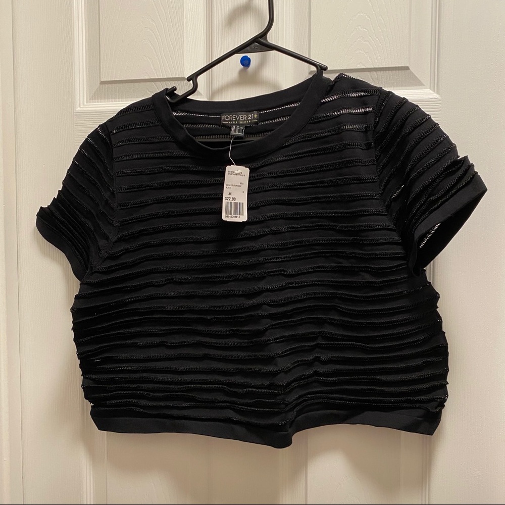 NWT Cropped Short Sleeve Top